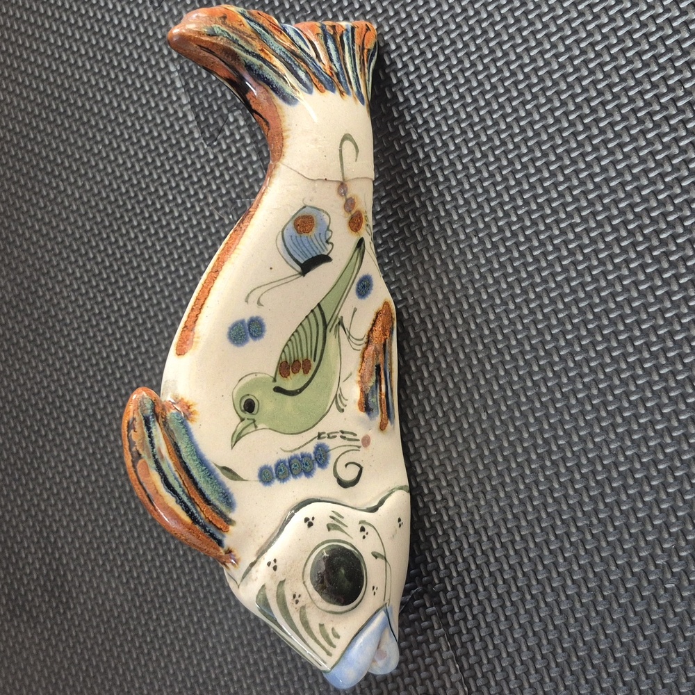 Ken Edwards Mexican Folk Art Ceramic Fish - set of 2 - Picture 9 of 14